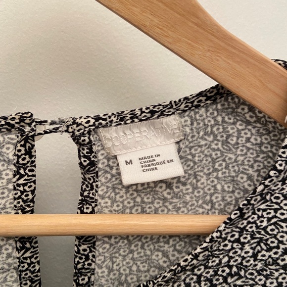 Urban Outfitters Grey and Black Peplum Top - Sz Medium - Picture 2 of 3